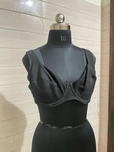 H&amp;M 42D Black Bra