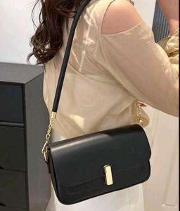 Sold ❌️ Savana Bucket Shoulder Bag