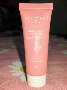 Dot & Key Face Wash