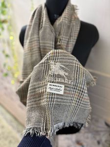 Unisex Burberry Wool Shawl Semi Winter