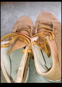2 women shoes