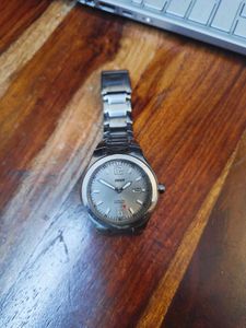 Stylish Timepiece for Men by Cruiser