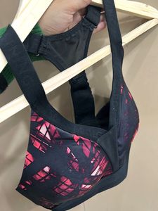 Stylish high impact sports bra