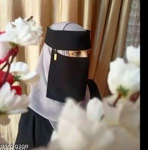 Short Nosepiece With Locket