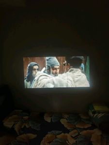 Brand New Portable Projector with Inbuilt Speaker