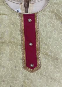 Girls&#39; Traditional Salwar Kameez