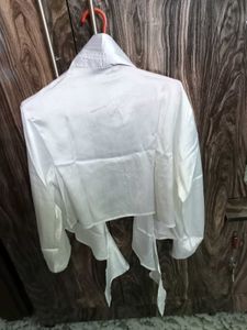 White Tie-Front Crop Top with tag