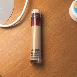 Maybelline Concealer ( Medium )