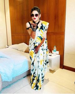 Saree Without BLOUSE