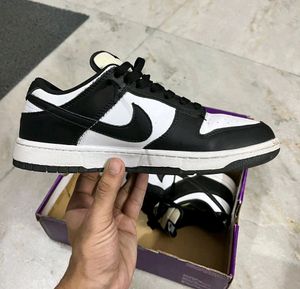 NIKE PANDA DUNKS UK 7