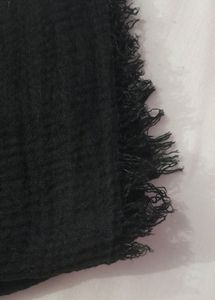 A Black Cotton Crinkled Hijab/duppata