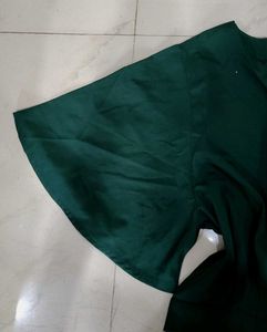 DARK GREEN BLOUSE/CROP TOP.