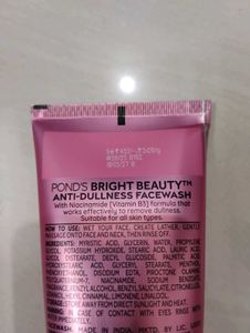 Pond&#39;s Bright Beauty Facewash