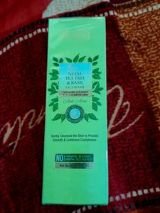 St.botanica Face Wash
