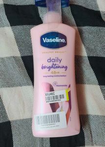 Vaseline Daily Brightening Lotion