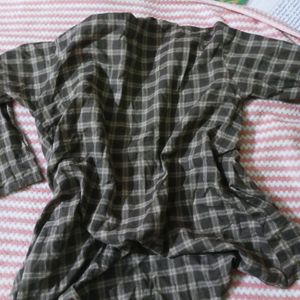 Women&#39;s check shirt