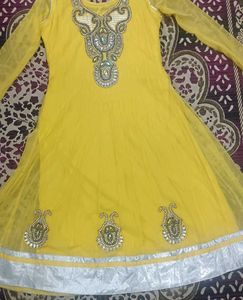 Kaliyon Wala Ambrella Suit Pajami Dupatta Sath Mei
