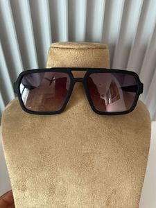 Stylish Black Sunglasses 🕶️