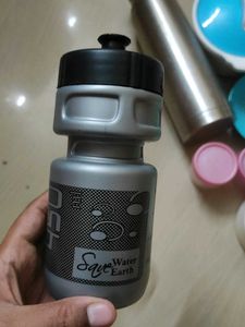 Water bottle, plates