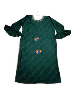 Green 💚 Beautiful Design Kurta With Cream Pant