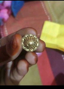 Gold Studs Earing With Bill