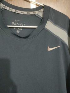 Nike T-Shirt