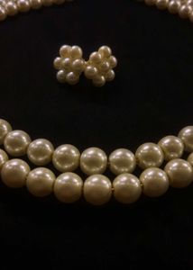 Vintage Pearl Necklace &amp; Earrings Set