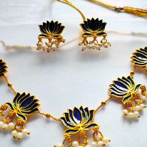 Lotus Necklace Set