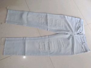 It&#39;s a Formal Ripped Jeans Looks Cool After Wear..