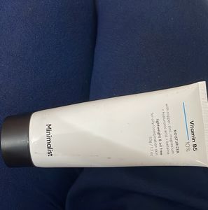 Minimalist Face Mosturizer