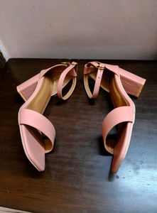 Women Pink Block Heel Strappy Buckle Sandali