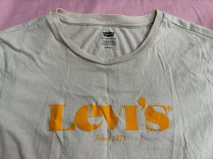 Levi’s Lavender T-shirt