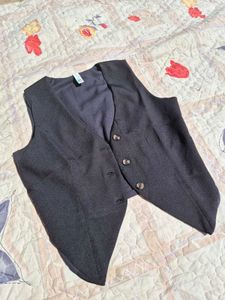 Vintage Black Vest (Newme)