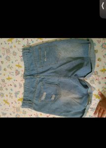 Ripped Denim Shorts urbanic/ savana/ zara