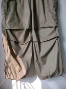 OLIVE PARACHUTE CARGO PANTS