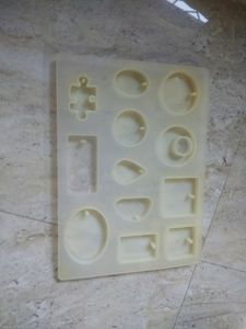 RESIN JEWELLERY AND PENDENT SILICON MOULD