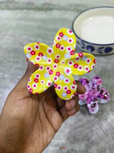 Resin Flower Clutcher