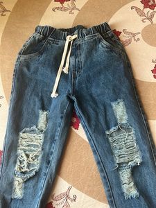 A very Cute Ripped 👖 shopped during Bangkok