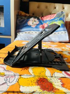 Gigza Laptop/Macbook Stand