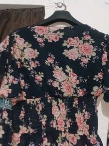 Floral Print Top ✨