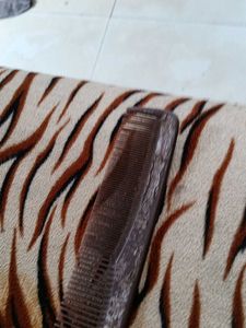 Vintage Brown Hair Comb