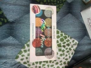 Dr. Huda Glitter Eyeshadow Palette