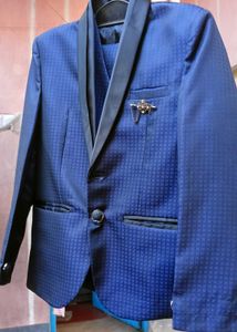 Boys Suit And Blazer Set.Like New.