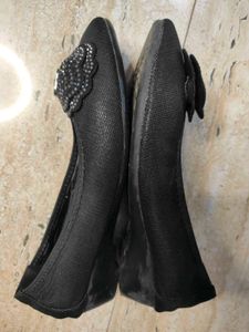 Black Embellished Bow Ballet Flats