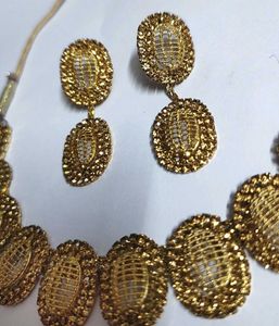 Elegant Gold Jewelry Set