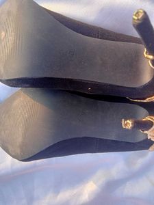 Embellished High Heels Satin Court Heel in Black
