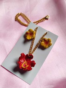 Leaf Pendant Necklace &amp; Earrings Set