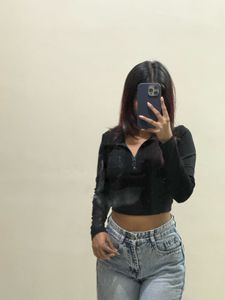 Black Long Sleeve Crop Top