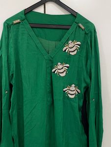 ✨🐝 Buzz-Worthy Emerald Tunic: Luxury for Less! 💚
