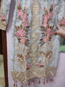 Pakistani Suit With Net Dupatta